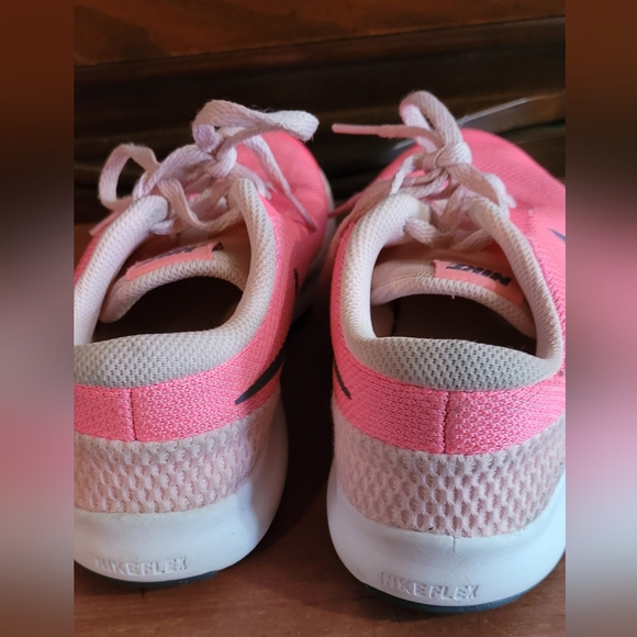 Nike Flex Experience Girls Shoes - Picture 5 of 10
